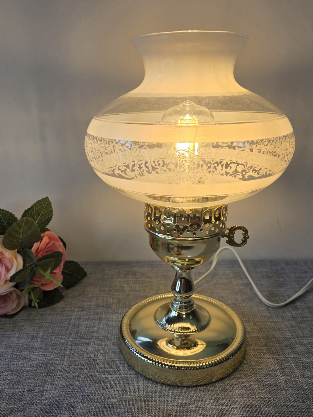 Vintage Metal Table Lamp Frosted Etched Shade & Gold Color Base